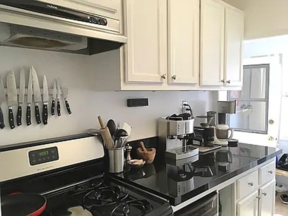 4th image of 3524 Ellsworth St #3530