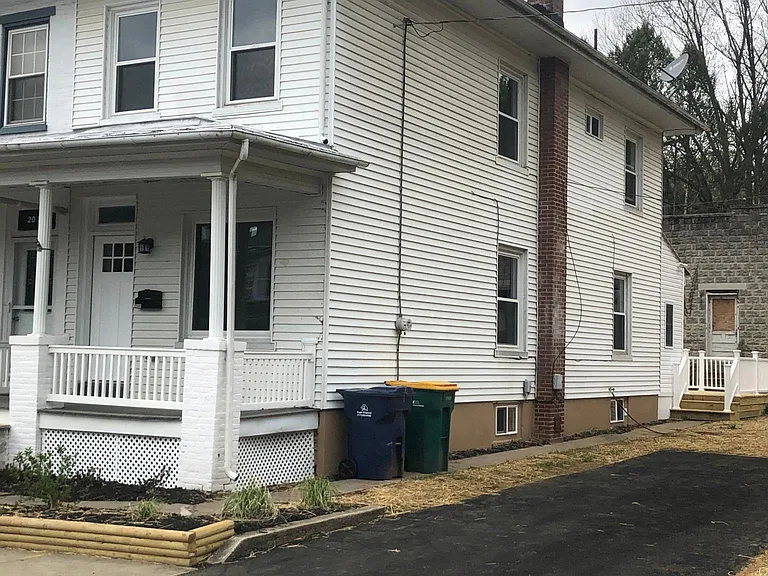 2019 Spring St — Photo 2