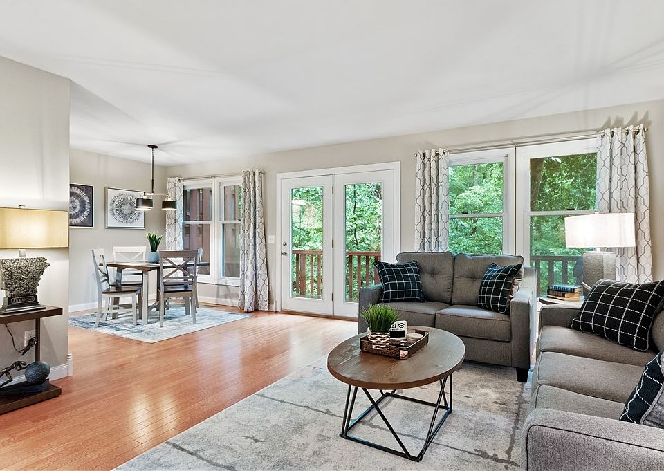 1st image of 23 Dogwood Dr