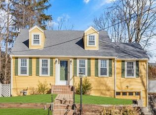 55 Harding Rd, Lexington, MA 02420