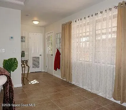 1833 Oakwood Trl — Photo 3