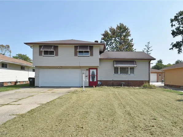 5951 Marra Dr, Bedford Heights, OH 44146