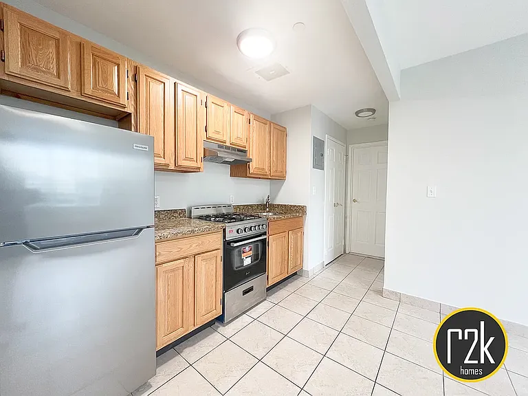 30-35 31st St #2F — Photo 6