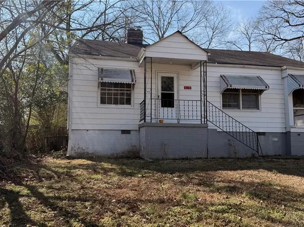 528 Lake Dr, Hapeville, GA 30354