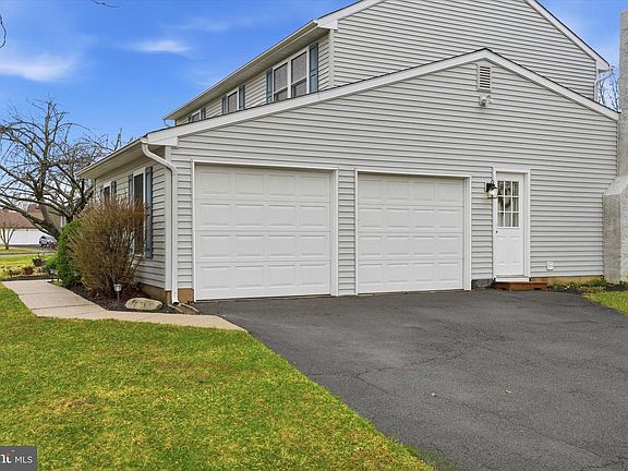 4th image of 1420 Scarlet Oak Rd