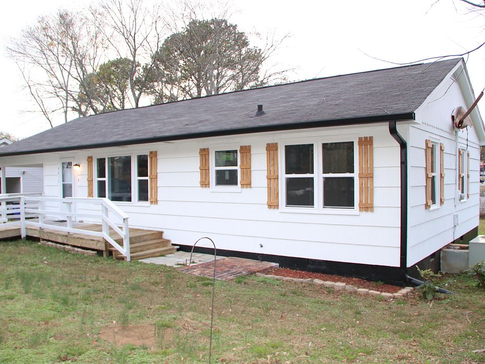 1st image of 4013 Pineview Dr NW
