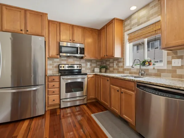 6495 Regency Ln, Eden Prairie, MN 55344
