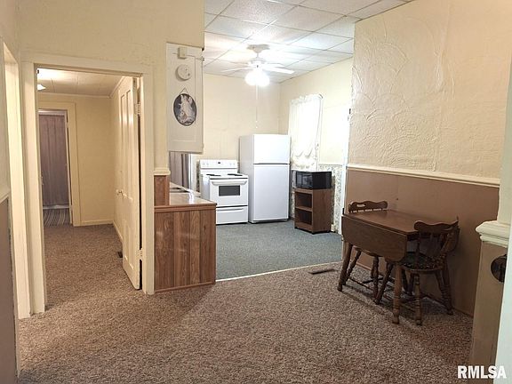 4th image of 223 S 1st Ave