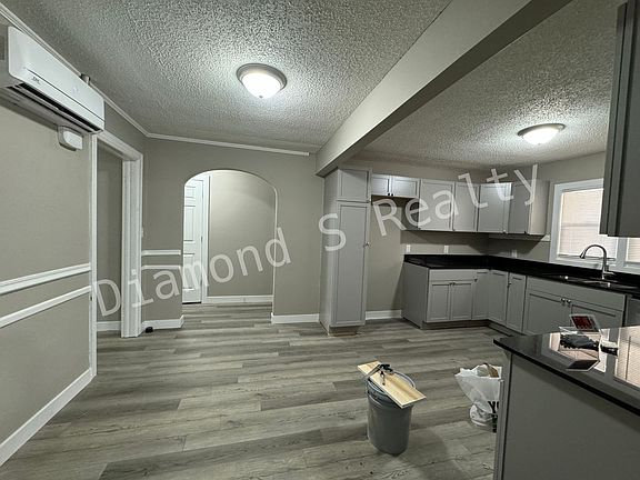 5th image of 1213 S National Ave