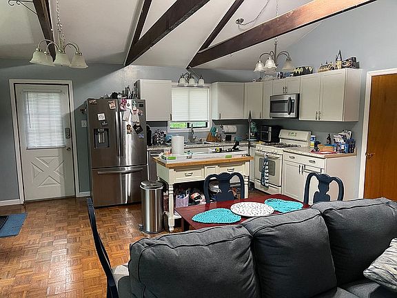 Brand new appliances/cabinet