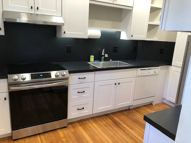 588 S Pearl St — Photo 5