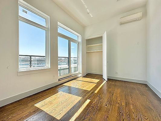 5th image of 997 Jefferson Ave APT 4D