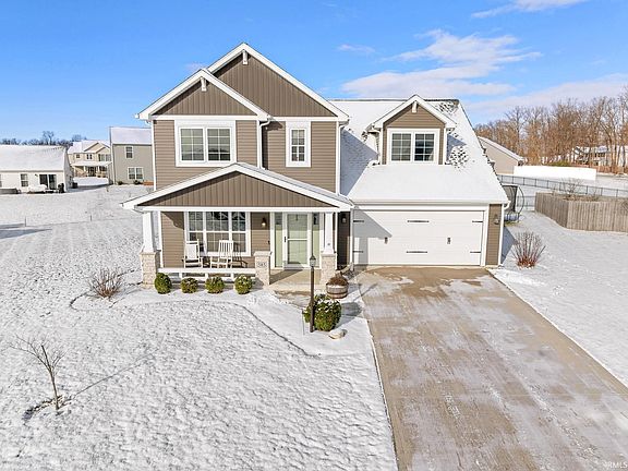 4th image of 585 Highfields Cv