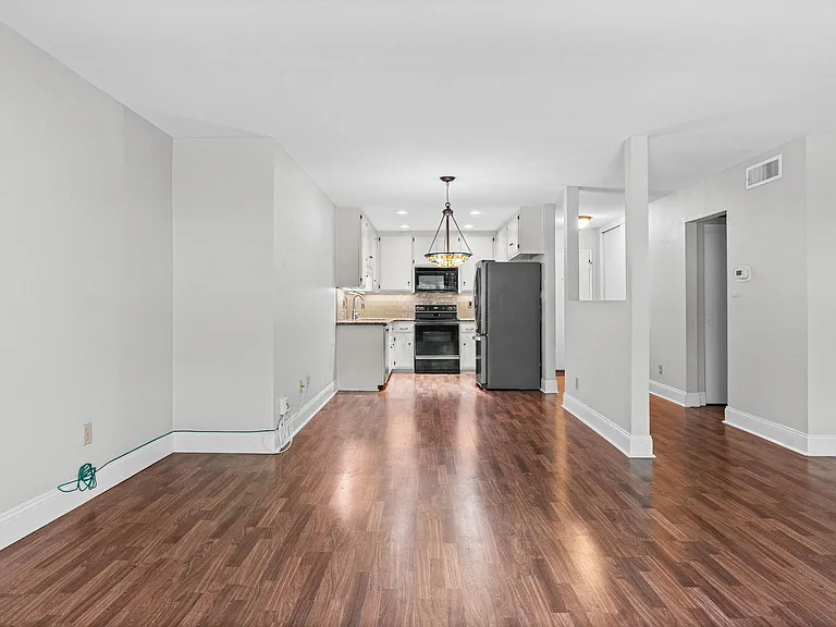 140 Walnut Ave #2F — Photo 18
