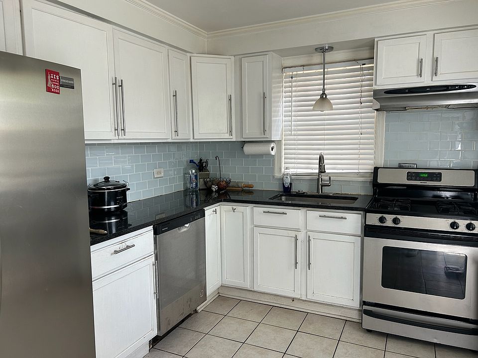 2nd image of 239 Prairie Ave
