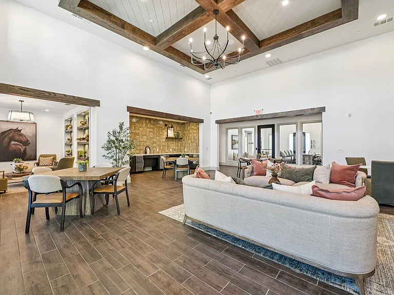 Huntington Place Seniors Garland — Photo 12