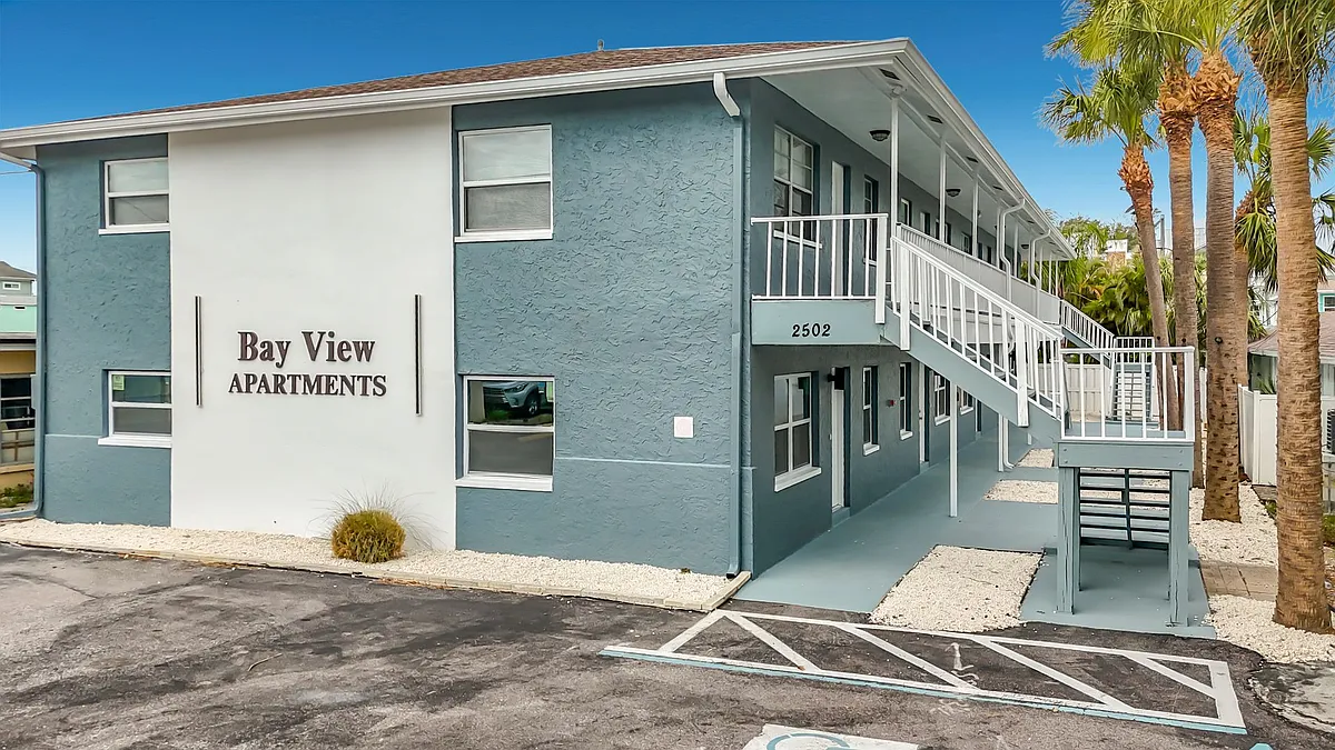 Building Photo - 2502 Bay Blvd #6
