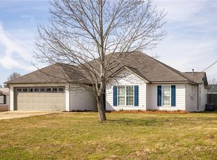 33 Honeysuckle Way, Fort Mitchell, AL 36856
