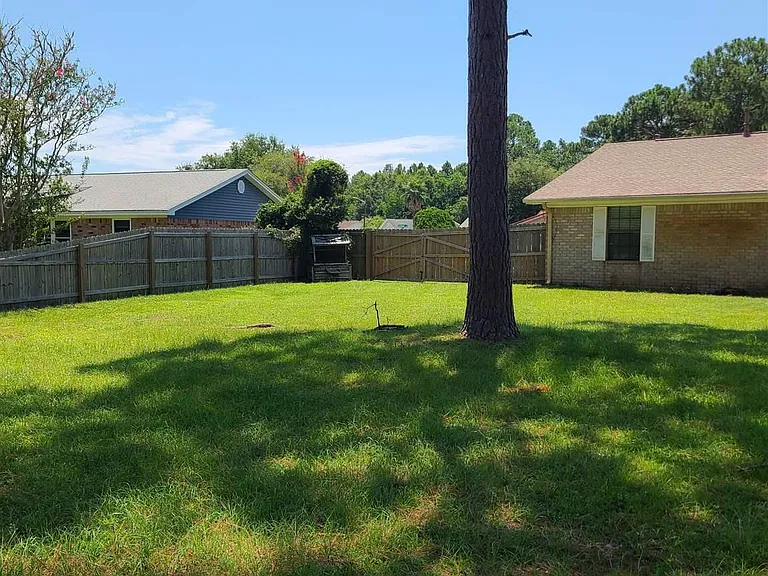 9024 Caribbean Dr — Photo 17