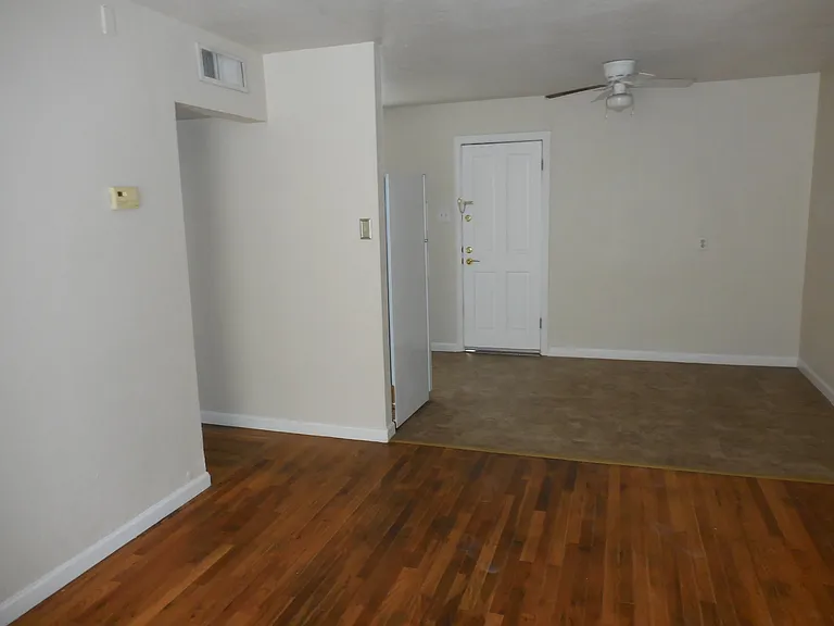701 W Yandell Dr #12 — Photo 5