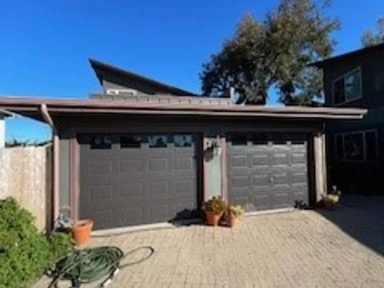 481 Hillview St — Photo 1