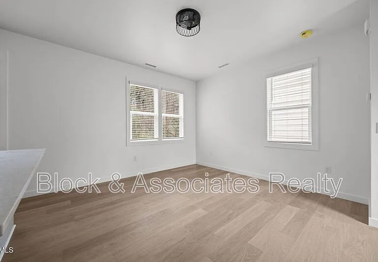 2811 Wilcox Pl #103 — Photo 16