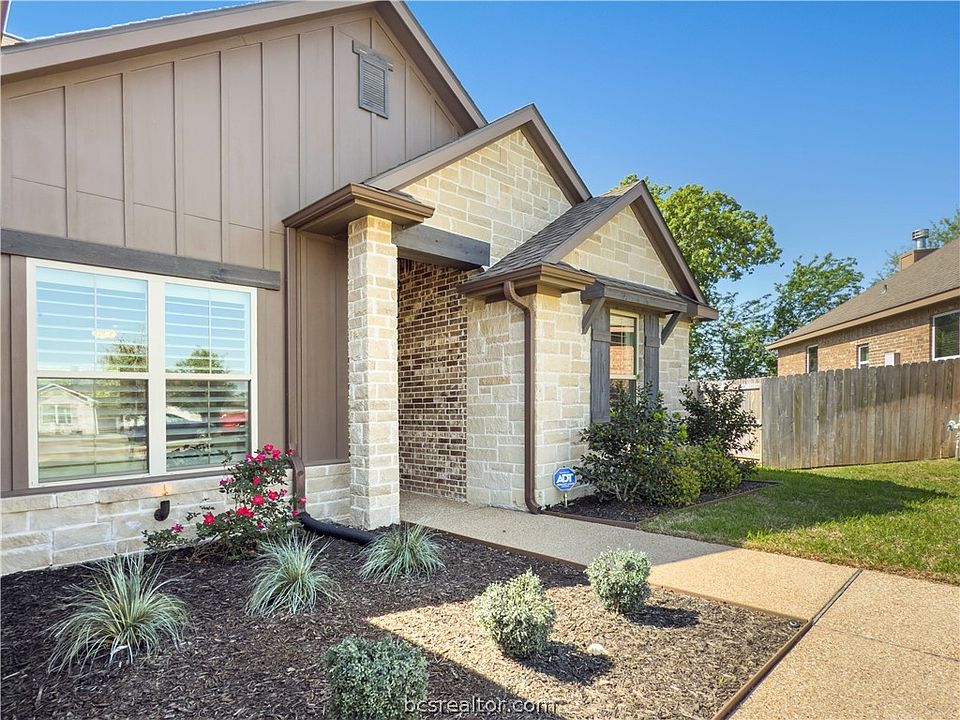 1st image of 2713 Colony Vista Ct