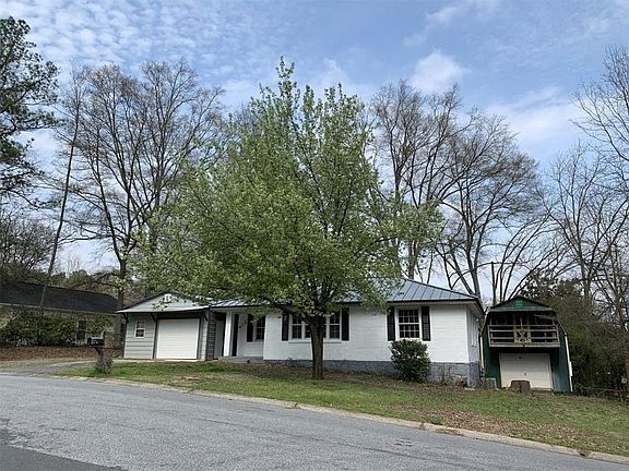2nd image of 681 Toliver St