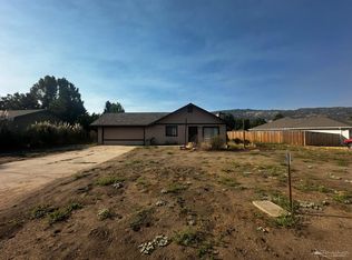 30001 Caddy Ln, Tehachapi, CA 93561