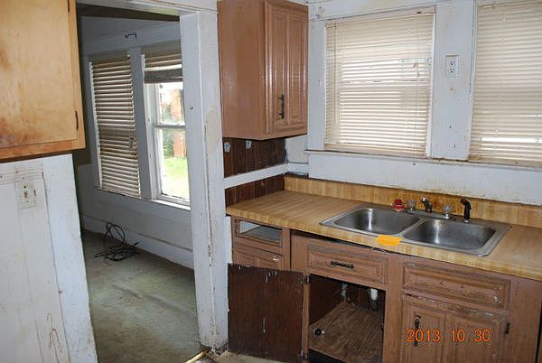 2nd image of 4925 Avenue R #R