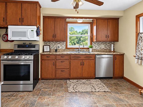 4th image of 2624 Mitchell STREET