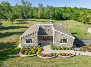 7 Haas Rd, Ringoes, NJ 08551