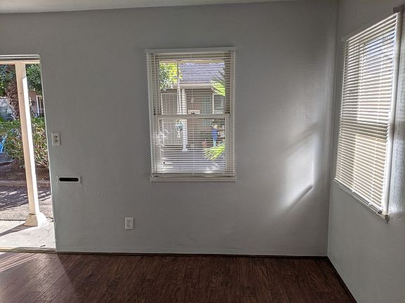 3rd image of 3042-3052 1/2 Adams Ave #3046