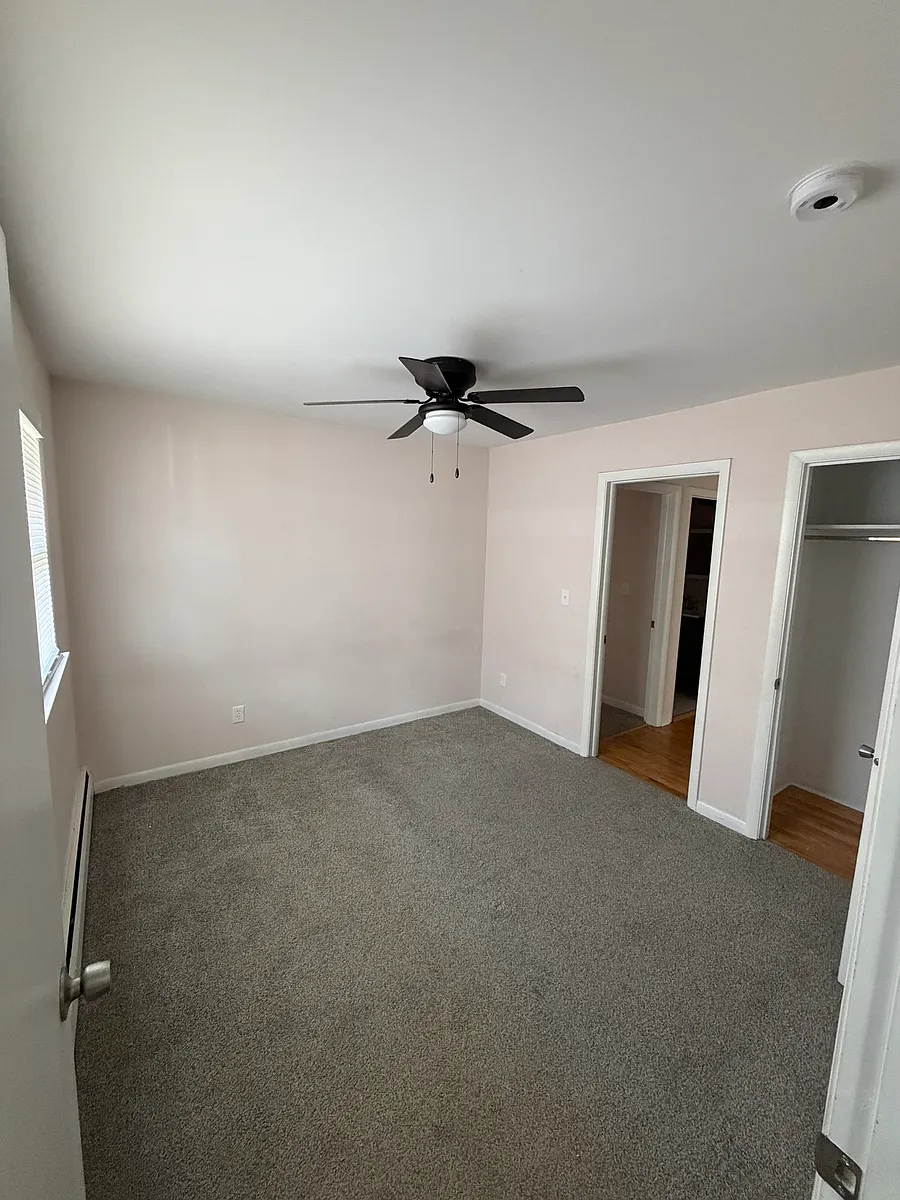 Building Photo - 2912 Halsted Rd #1