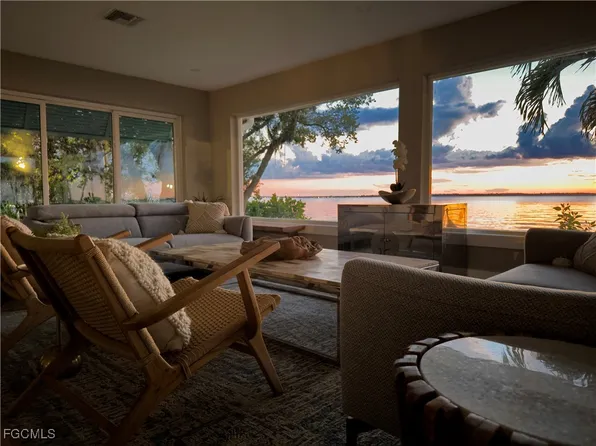 1209 Coconut Dr, Fort Myers, FL 33901