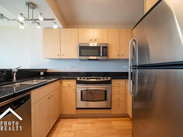 1640 Maple Ave #1208 — Photo 15