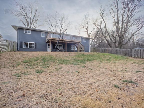 4th image of 211 Skyline Dr