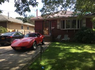 86 Decatur St, Roosevelt, NY 11575