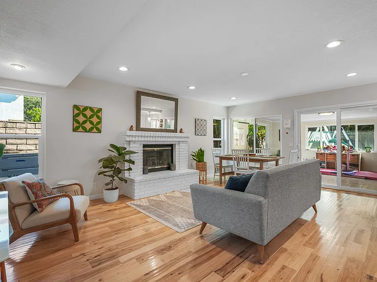 24529 Starlight Ln — Photo 4