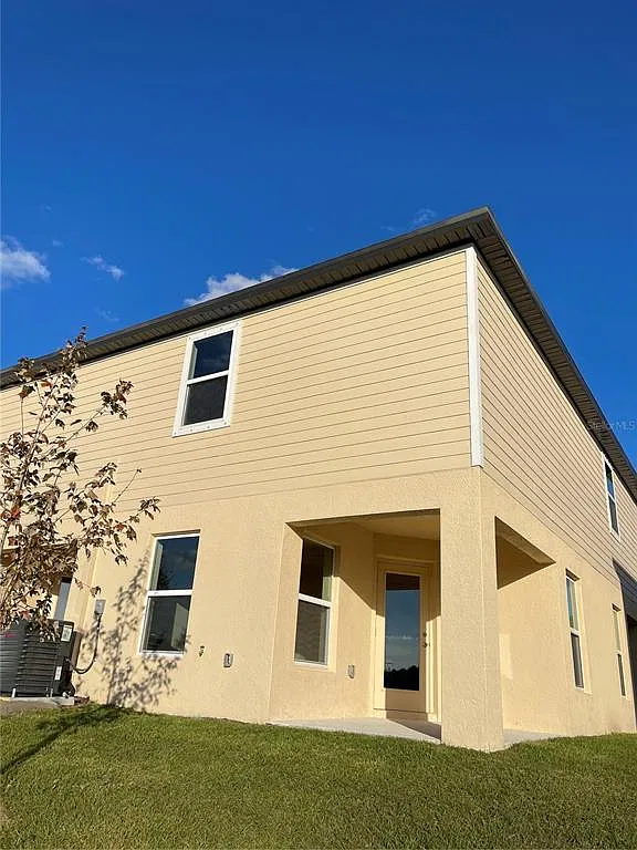 3 bed, 2.5 bath, 1860 sqft, $2,550 — Photo 3