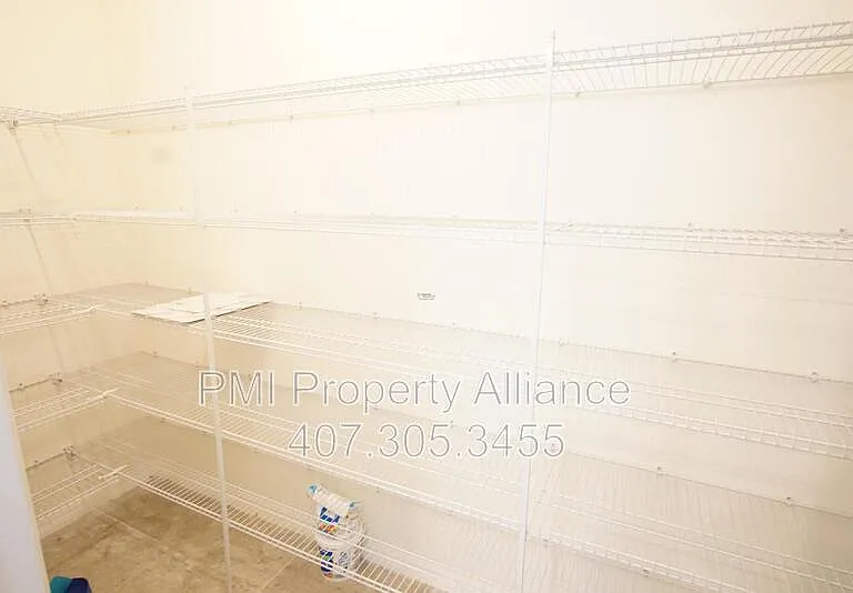 1427 Cabot Dr — Photo 9