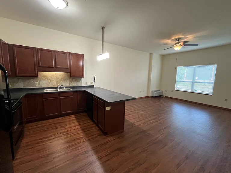 Granite Ridge Apartments — Photo 10