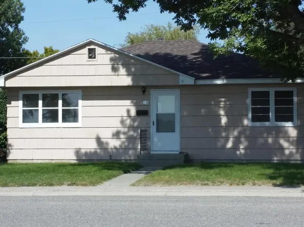 619 Washakie Ave, Worland, WY 82401