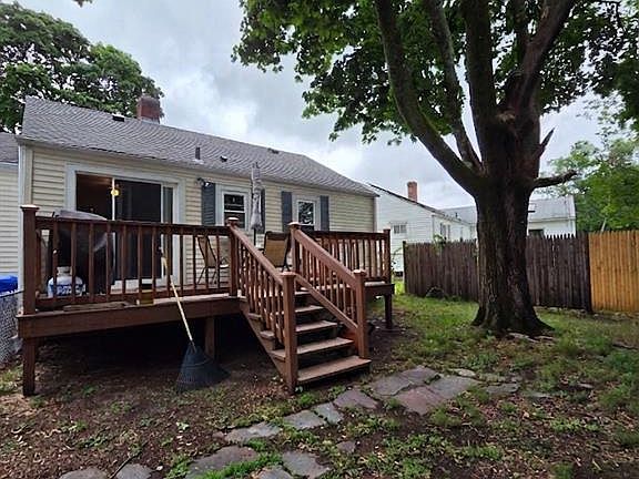 2nd image of 15 Maplecrest Dr