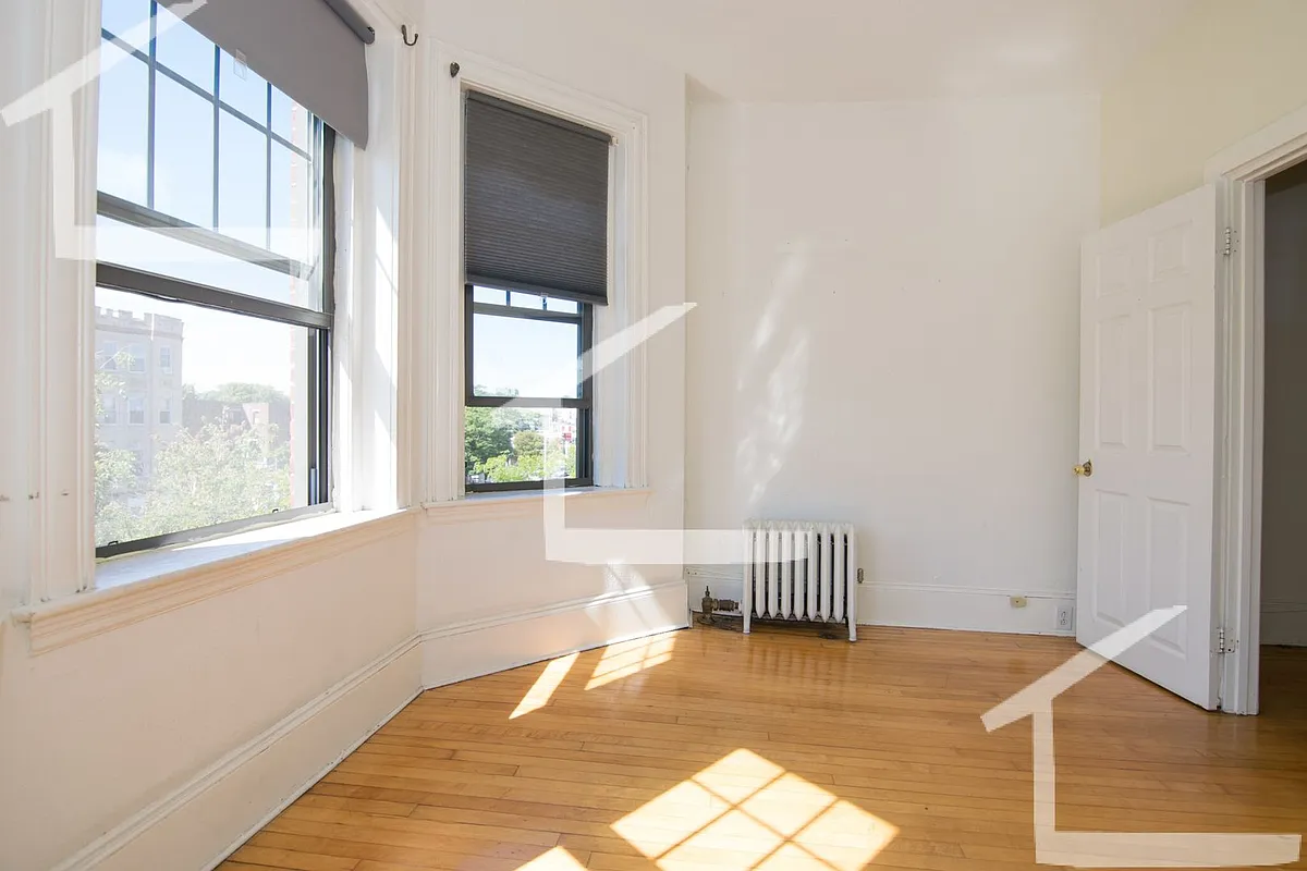 Building Photo - 27 Brighton Ave #10J