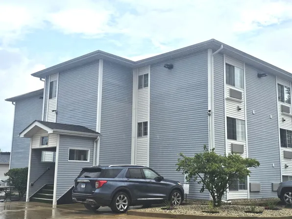3130 W Monroe St APT 102, Waukegan, IL 60085