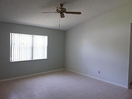 3rd image of 161 SW Grimaldo Ter