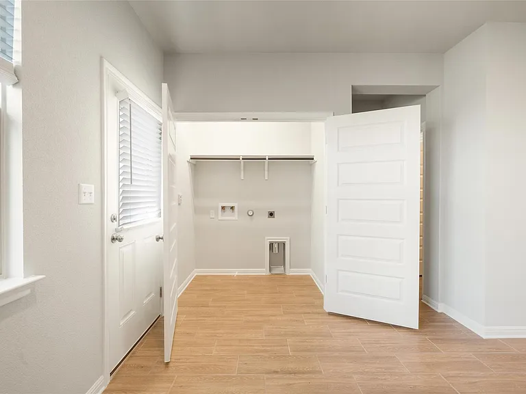 2045 Arendale Dr — Photo 10