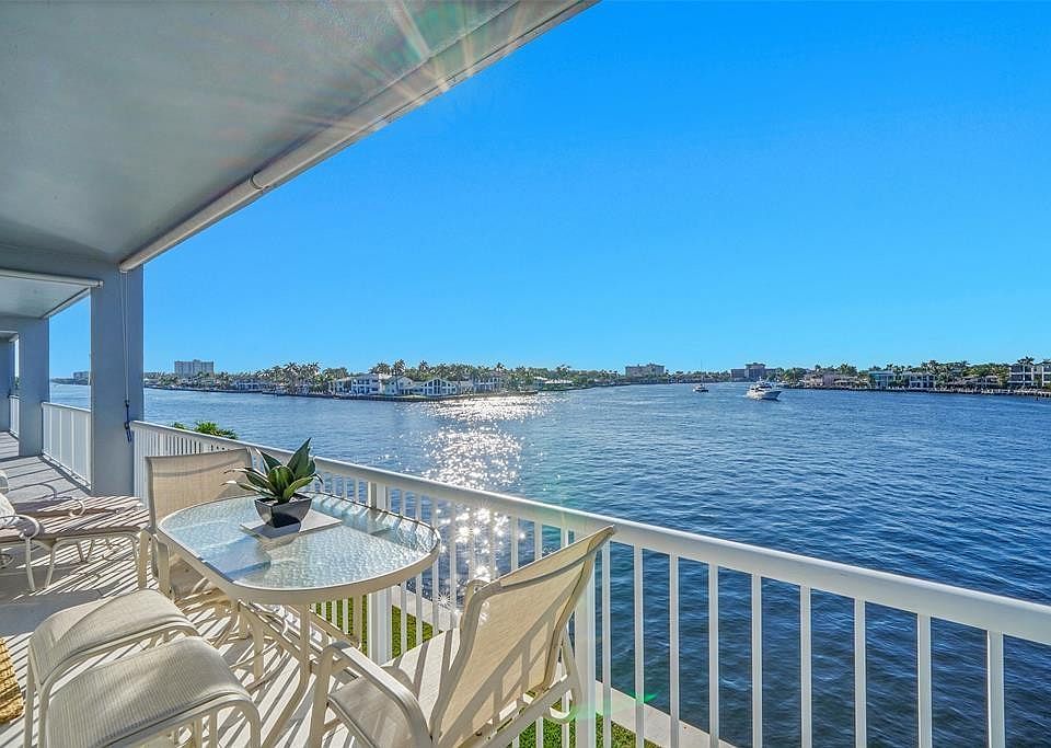 1st image of 1201 S Riverside Dr APT 307