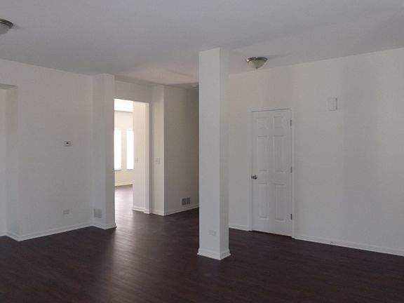 3rd image of 4801 Loyola Dr